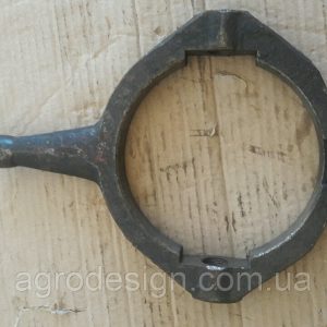 Хомут 54-2406021-10 фрикциона заднего моста трактора Т-70